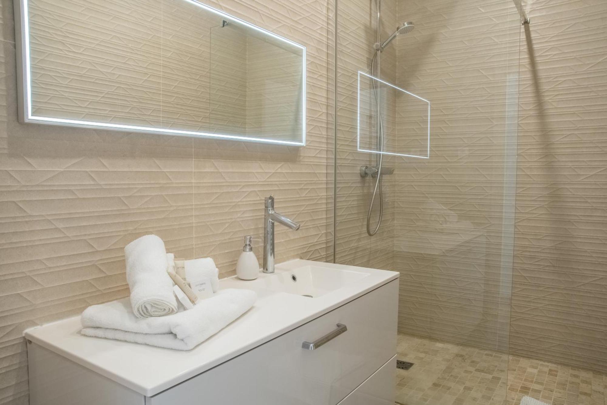 Appartement Spacieux Et Renove ปารีส ภายนอก รูปภาพ